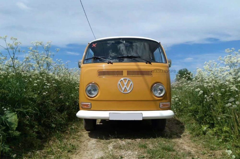 Volkswagen T2 (желтый)