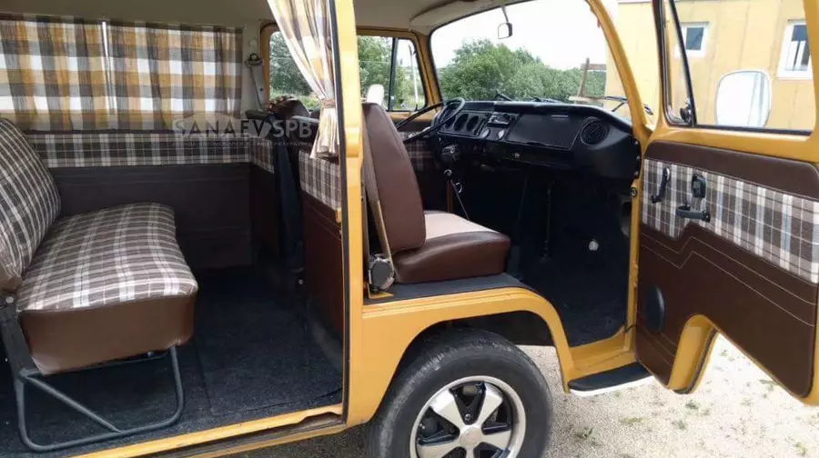 Volkswagen T2 (желтый)
