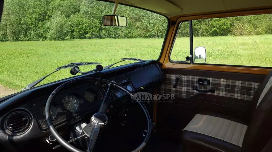 Volkswagen T2 (желтый)